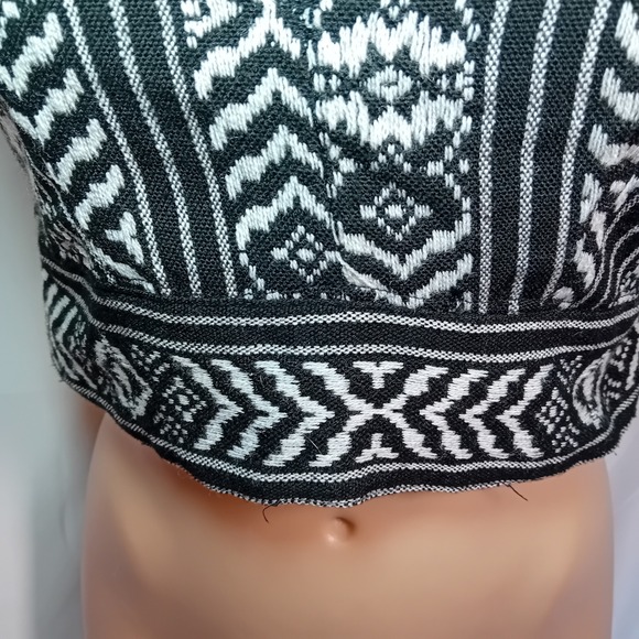 UO Staring At Stars Monochrome Crop Top Bralette Aztec Tribal‎ Boho Festival M - Picture 7 of 16